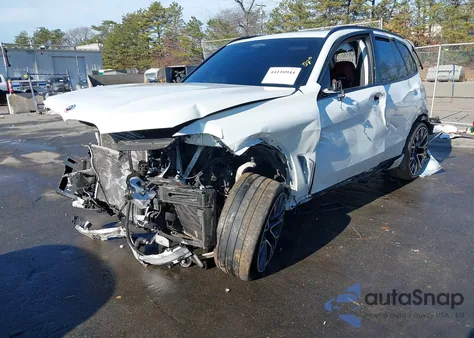 2022 BMW X5 M z USA, uszkodzony, nr VIN 5YMJU0C07N9M18232